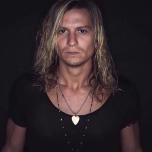 Meet your Posher, Manuel